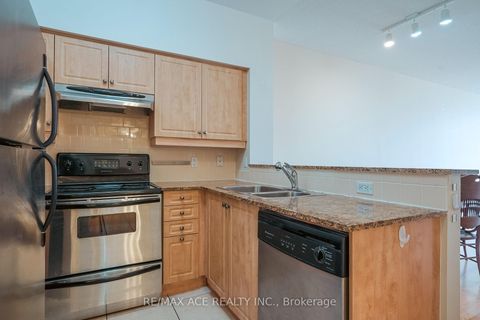 Photo 11 at 408 - 481 Rosewell Avenue N, Lawrence Park South, Toronto