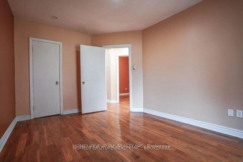 Photo 7 at 4 Gully Drive, Bendale, Toronto