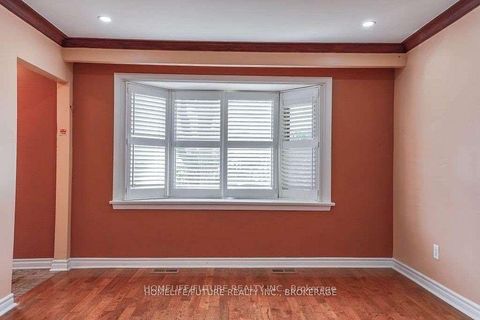Photo 18 at 4 Gully Drive, Bendale, Toronto