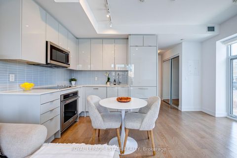 Photo 7 at Th9 - 175 Pears Avenue, Annex, Toronto