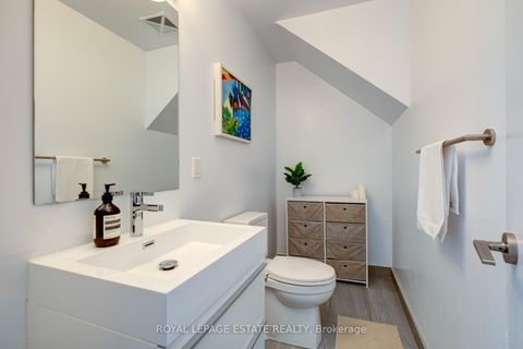 Photo 8 at Th9 - 175 Pears Avenue, Annex, Toronto
