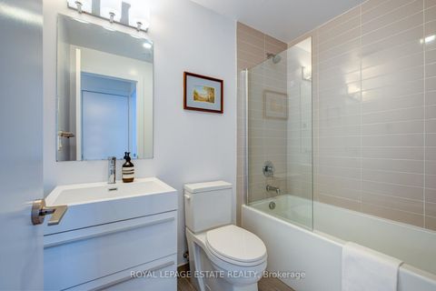 Photo 12 at Th9 - 175 Pears Avenue, Annex, Toronto