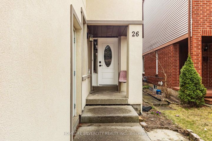 Photo 2 at 26 Cresswell Drive, Fletcher's West, Brampton