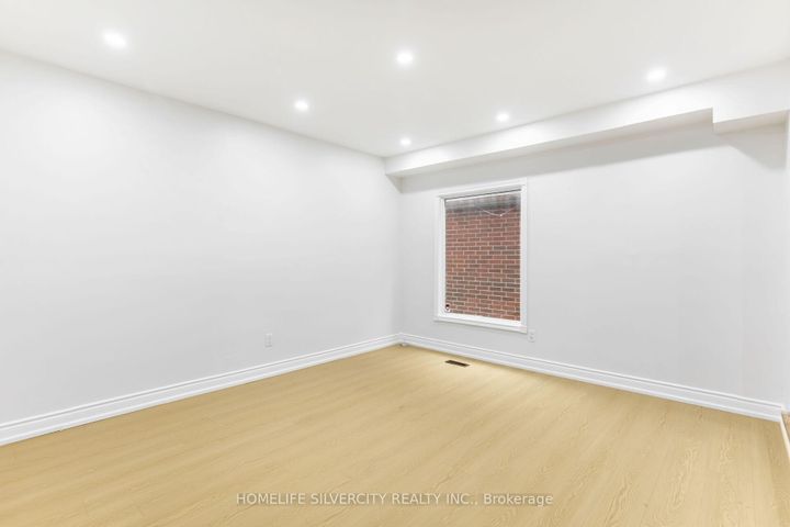 Photo 6 at 26 Cresswell Drive, Fletcher's West, Brampton
