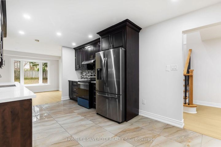 Photo 9 at 26 Cresswell Drive, Fletcher's West, Brampton