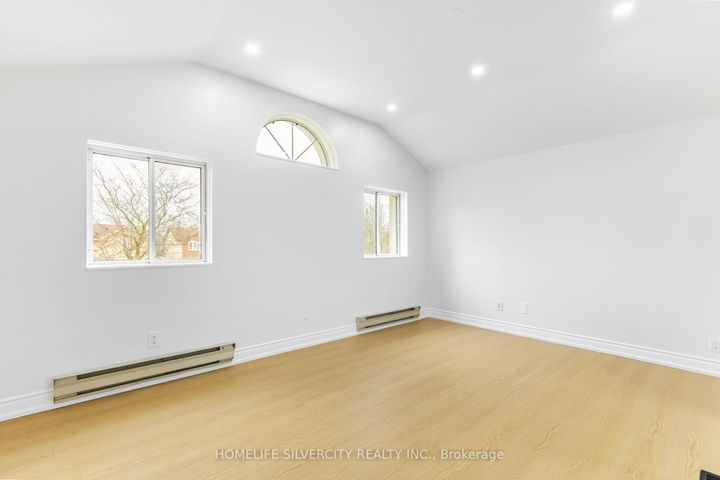 Photo 19 at 26 Cresswell Drive, Fletcher's West, Brampton