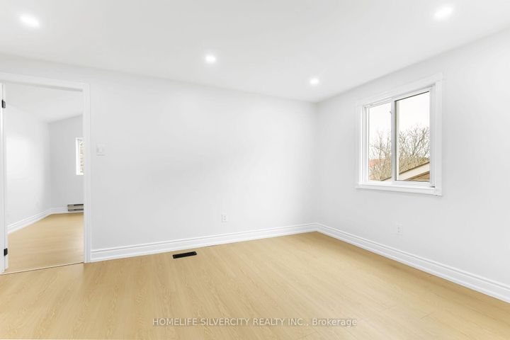 Photo 22 at 26 Cresswell Drive, Fletcher's West, Brampton