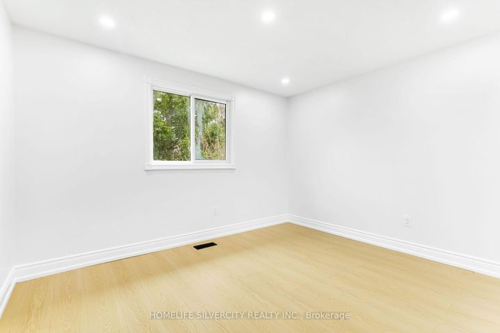 Photo 27 at 26 Cresswell Drive, Fletcher's West, Brampton