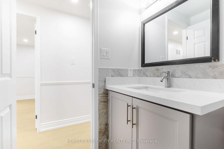 Photo 31 at 26 Cresswell Drive, Fletcher's West, Brampton