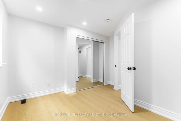 Photo 33 at 26 Cresswell Drive, Fletcher's West, Brampton