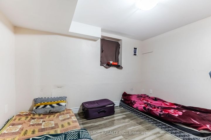 Photo 43 at 26 Cresswell Drive, Fletcher's West, Brampton