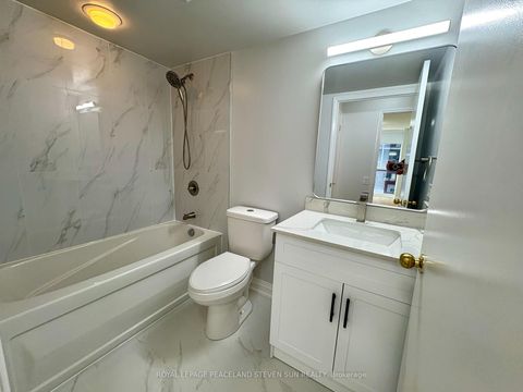 Photo 9 at 326 - 25 Carlton Street, Yonge Corridor, Toronto Photo 9 at 326 - 25 Carlton Street, Yonge Corridor, Toronto