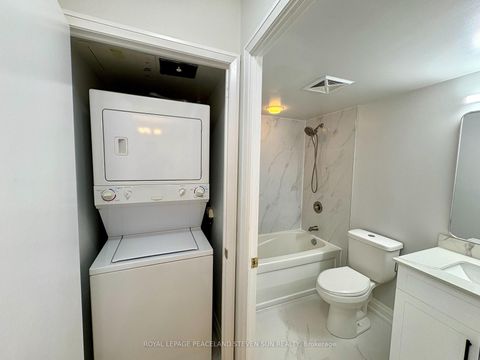 Photo 10 at 326 - 25 Carlton Street, Yonge Corridor, Toronto Photo 10 at 326 - 25 Carlton Street, Yonge Corridor, Toronto