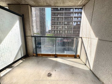 Photo 14 at 326 - 25 Carlton Street, Yonge Corridor, Toronto Photo 14 at 326 - 25 Carlton Street, Yonge Corridor, Toronto