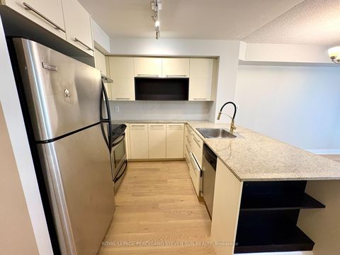 Photo 18 at 326 - 25 Carlton Street, Yonge Corridor, Toronto Photo 18 at 326 - 25 Carlton Street, Yonge Corridor, Toronto