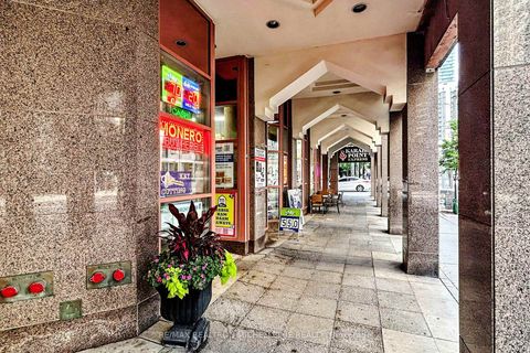 Photo 33 at 1009 - 736 Bay Street, Bay Street Corridor, Toronto