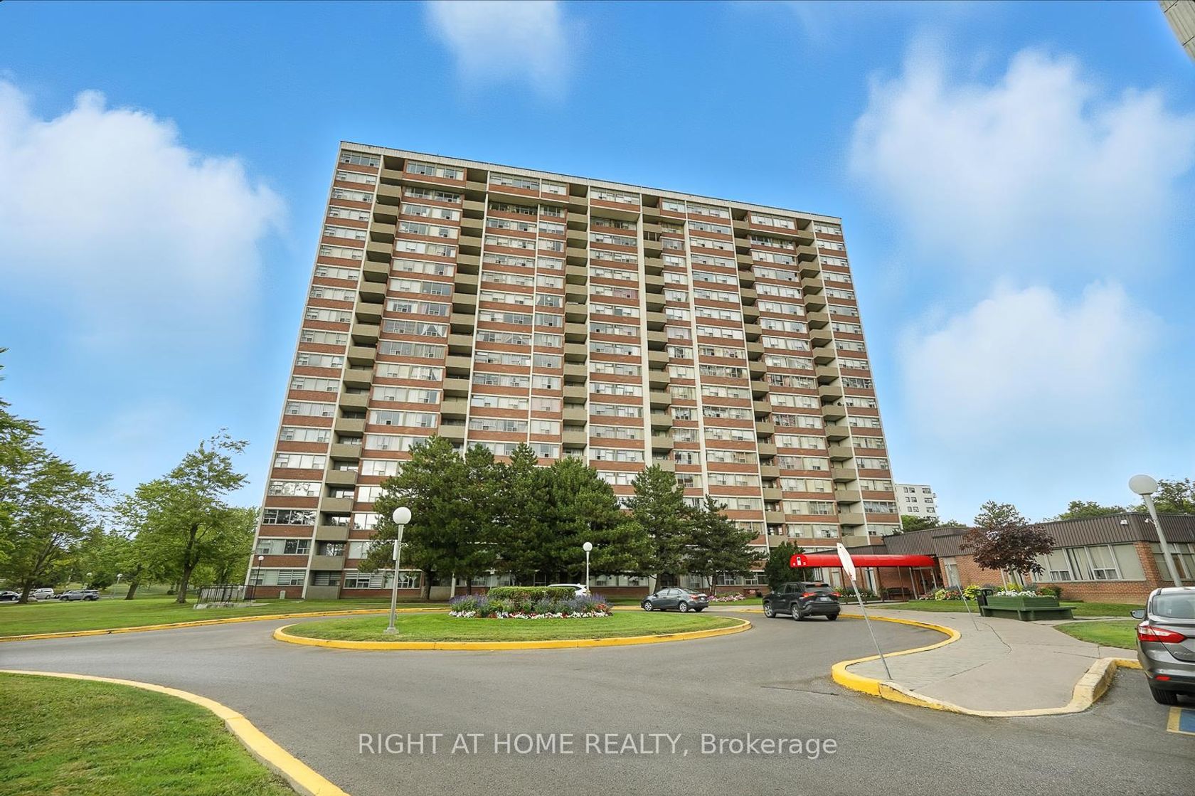 902 - 45 Silver Springs Boulevard, L'Amoreaux, Toronto 