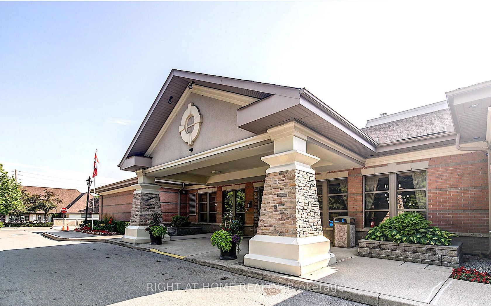 1301 - 100 Burloak Drive, Appleby, Burlington 