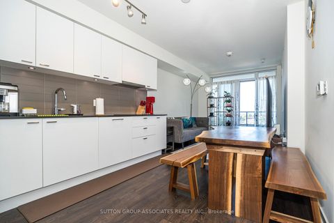 Photo 3 at 508W - 27 Bathurst Street, Waterfront Communities C1, Toronto