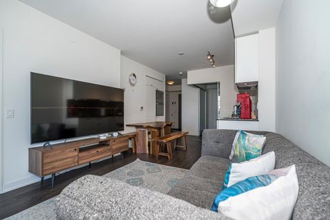 Photo 9 at 508W - 27 Bathurst Street, Waterfront Communities C1, Toronto