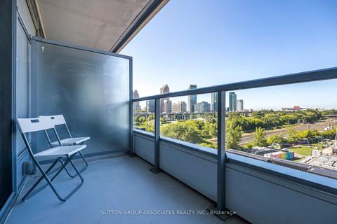 Photo 11 at 508W - 27 Bathurst Street, Waterfront Communities C1, Toronto