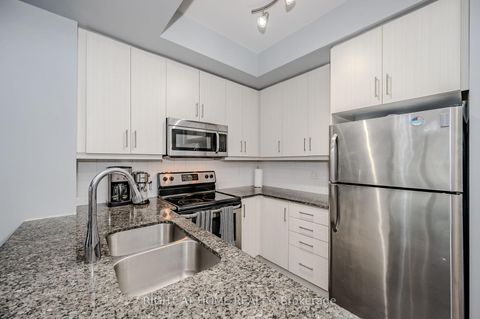 Photo 4 at 917 - 15 James Finlay Way, CFB, Toronto