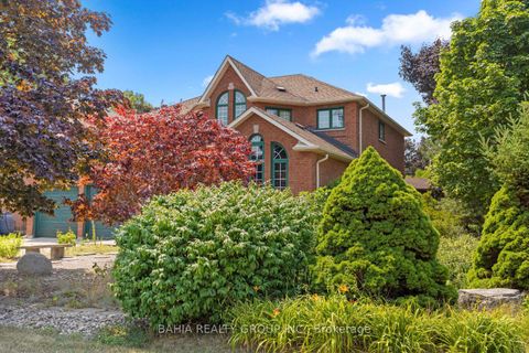 Photo 2 at 2 Tanis Crescent, Centennial Scarborough, Toronto