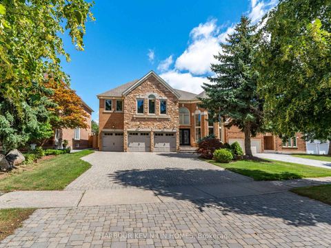Photo 2 at 9 Dalewood Drive, Bayview Hill, Richmond Hill