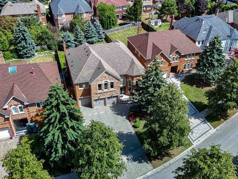 Photo 3 at 9 Dalewood Drive, Bayview Hill, Richmond Hill