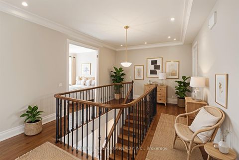 Photo 4 at 17 Aspy Court, Patterson, Vaughan
