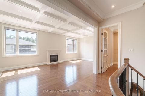 Photo 10 at 17 Aspy Court, Patterson, Vaughan