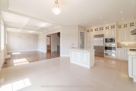 Photo 12 at 17 Aspy Court, Patterson, Vaughan
