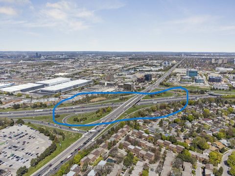 Photo 33 at 332 - 4001 Don Mills Road, Hillcrest Village, Toronto