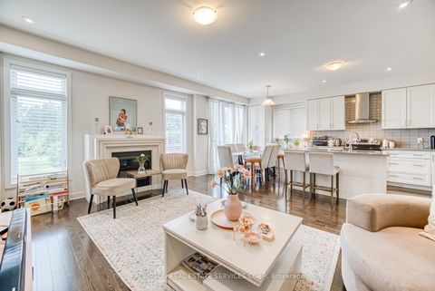 Photo 9 at 48 Helliwell Crescent, Oak Ridges Lake Wilcox, Richmond Hill