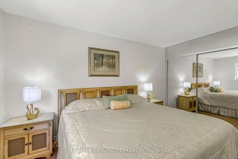 Photo 19 at 168 Springhead Gardens, North Richvale, Richmond Hill