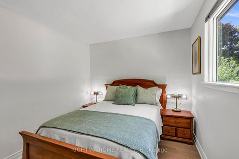 Photo 25 at 168 Springhead Gardens, North Richvale, Richmond Hill