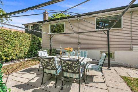 Photo 40 at 168 Springhead Gardens, North Richvale, Richmond Hill