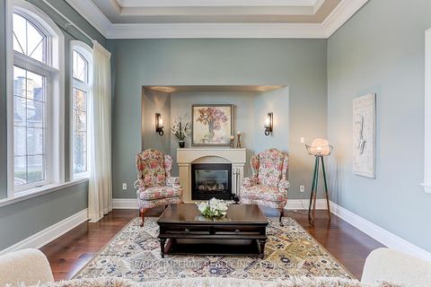 Photo 4 at 39 Fiorello Court, Vellore Village, Vaughan