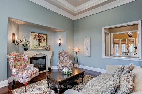 Photo 5 at 39 Fiorello Court, Vellore Village, Vaughan