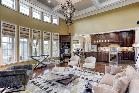 Photo 7 at 39 Fiorello Court, Vellore Village, Vaughan