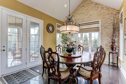 Photo 10 at 39 Fiorello Court, Vellore Village, Vaughan