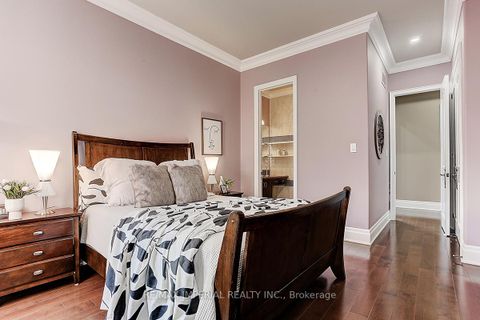 Photo 19 at 39 Fiorello Court, Vellore Village, Vaughan
