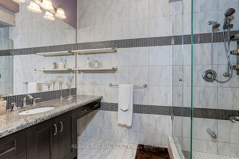 Photo 20 at 39 Fiorello Court, Vellore Village, Vaughan