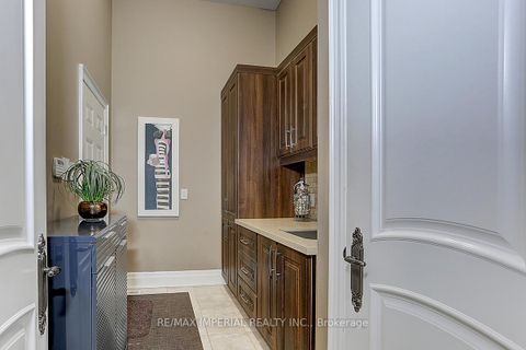 Photo 23 at 39 Fiorello Court, Vellore Village, Vaughan