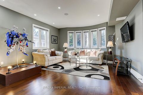 Photo 30 at 39 Fiorello Court, Vellore Village, Vaughan