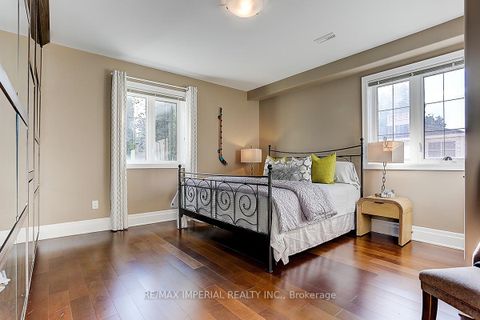 Photo 31 at 39 Fiorello Court, Vellore Village, Vaughan