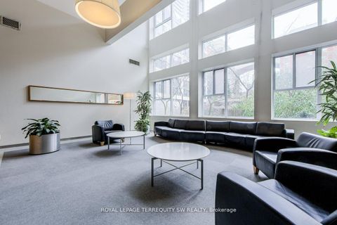 Photo 1 at 933 - 222 The Esplanade, Waterfront Communities C8, Toronto Photo 1 at 933 - 222 The Esplanade, Waterfront Communities C8, Toronto