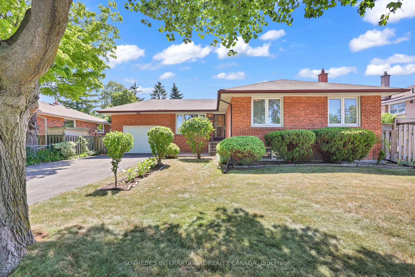 2506 Constable Road, Clarkson, Mississauga 