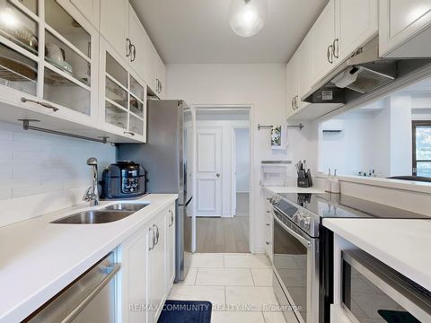 Photo 16 at 309 - 740 Eglinton Avenue W, Forest Hill North, Toronto