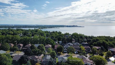 Photo 8 at 566 Creekview Circle, West Shore, Pickering